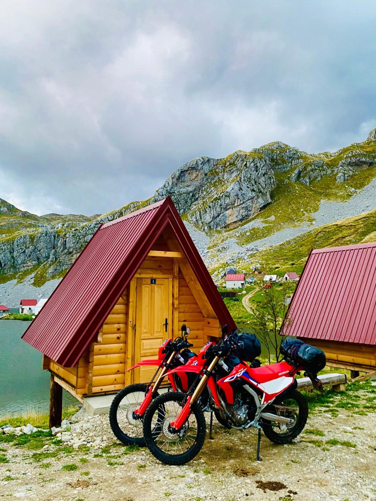 Rural Household Minic - Kapetanovo Jezero Vandrehjem Kolašin Eksteriør billede