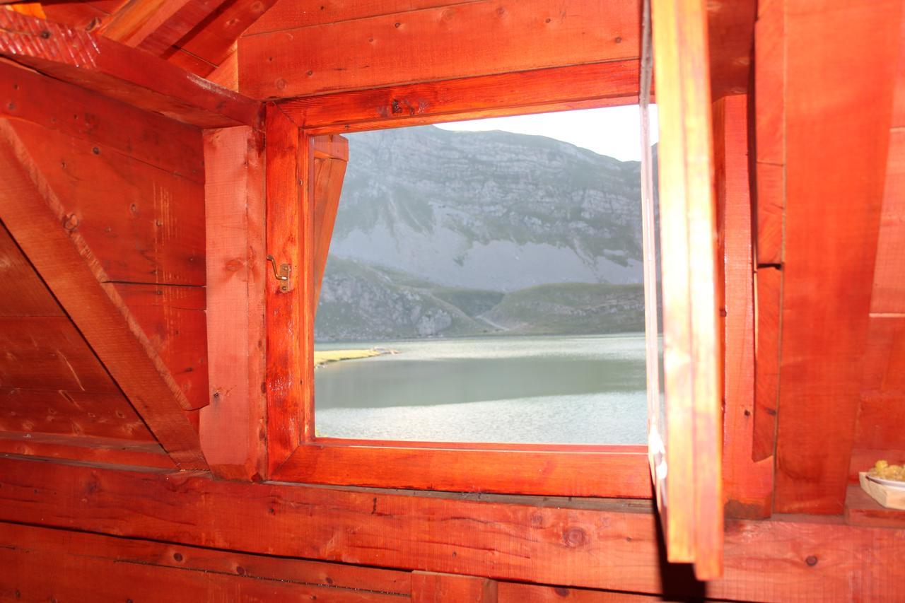 Rural Household Minic - Kapetanovo Jezero Vandrehjem Kolašin Eksteriør billede