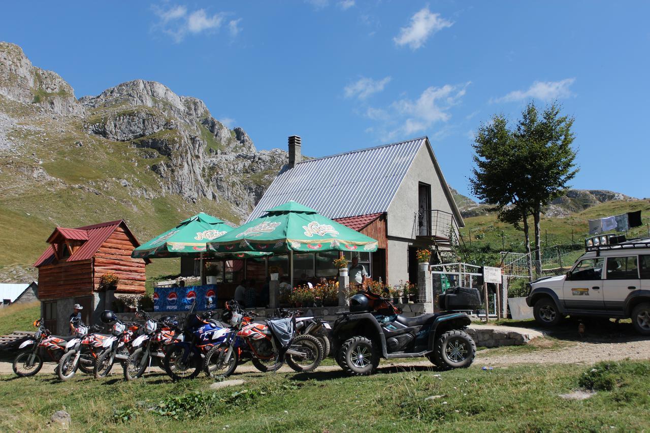 Rural Household Minic - Kapetanovo Jezero Vandrehjem Kolašin Eksteriør billede