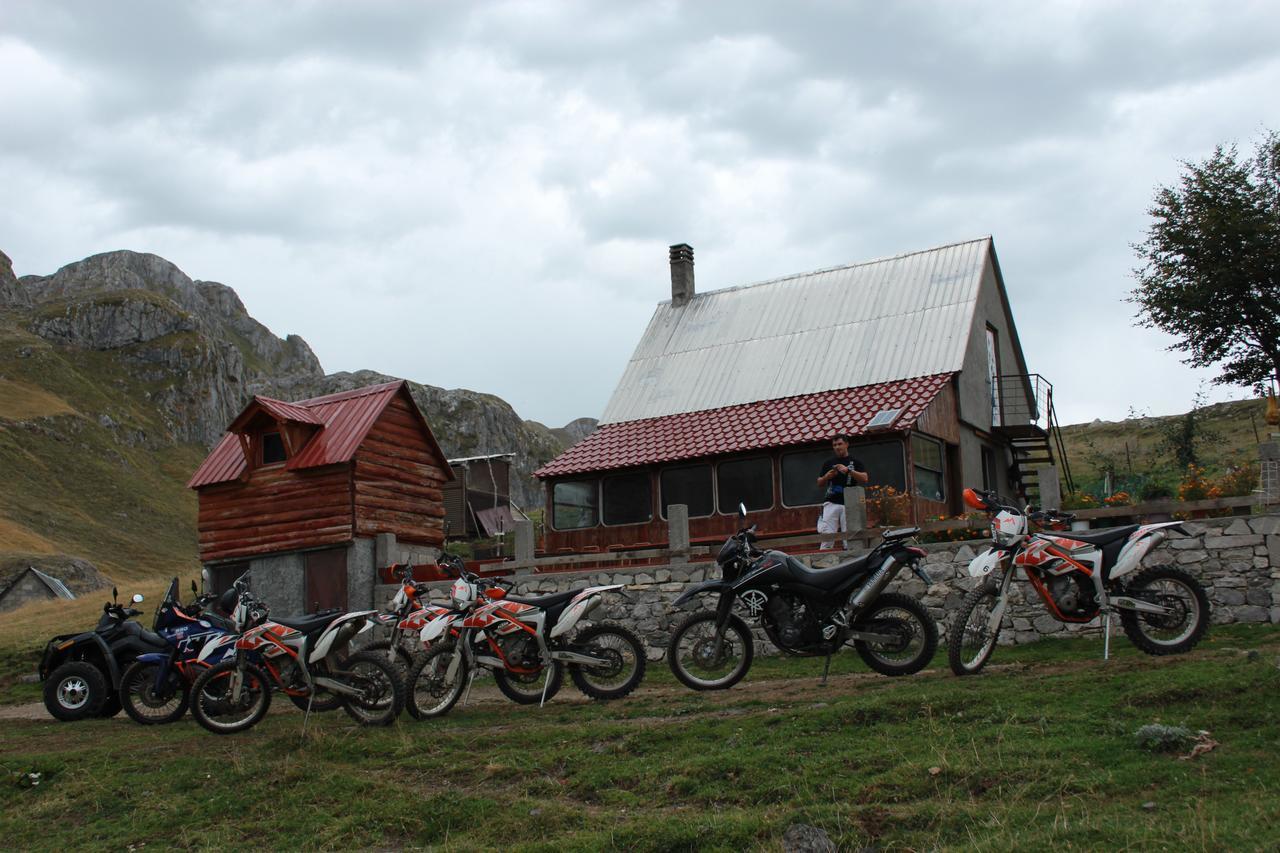 Rural Household Minic - Kapetanovo Jezero Vandrehjem Kolašin Eksteriør billede